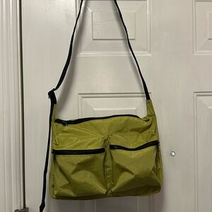 Baggu Medium Cargo Crossbody in Lemongrass